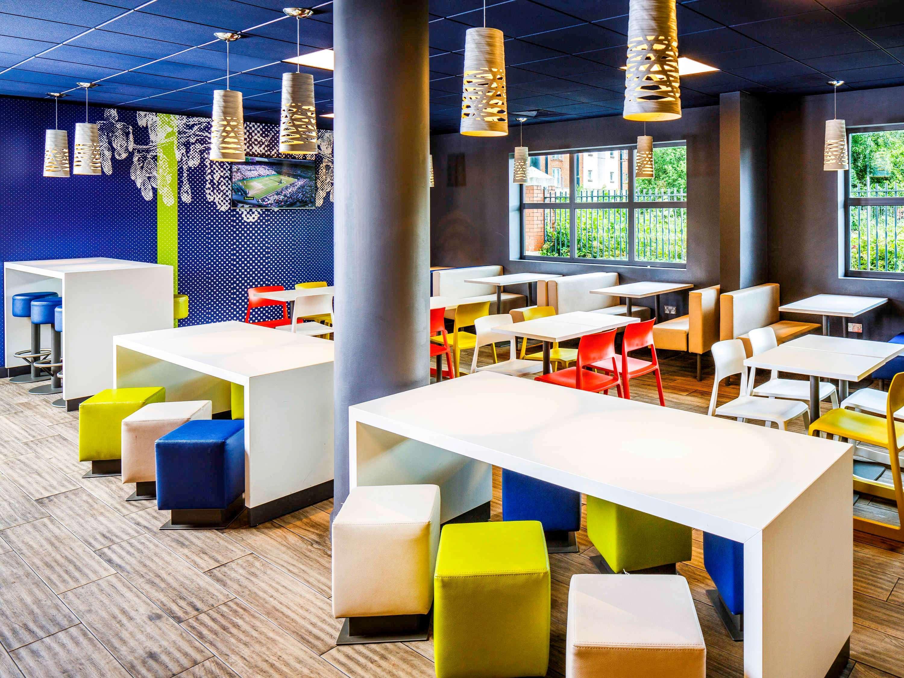 Ibis Budget Manchester Salford Quays Exterior photo